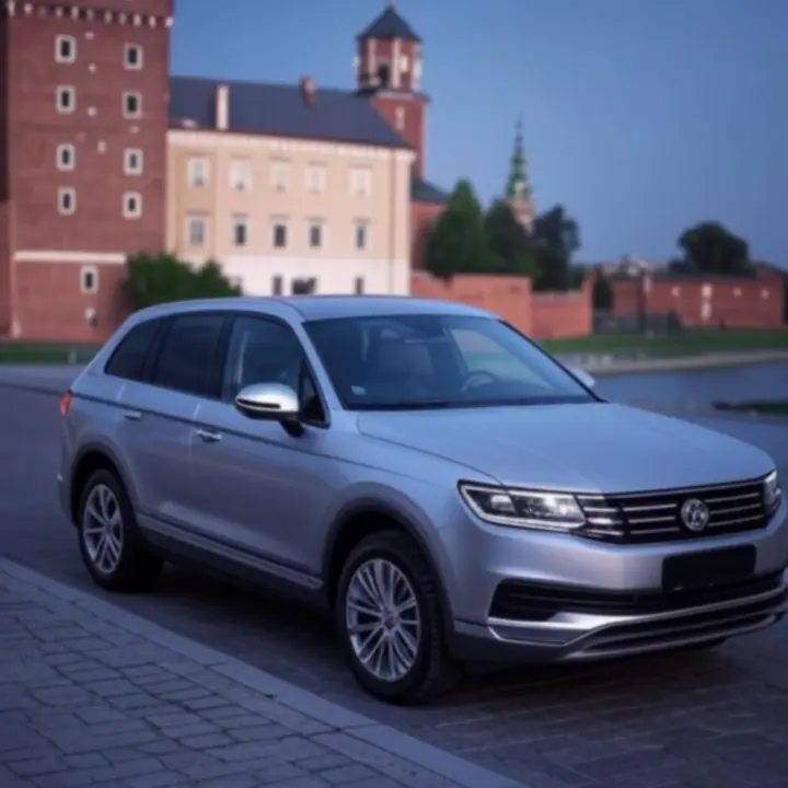 Wynajem samochodów przy Zamku Wawel w Krakowie